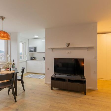 Elegant Tour As Studio Gilly With Open Views And A Balcony In The Center Ljubljana Exterior photo