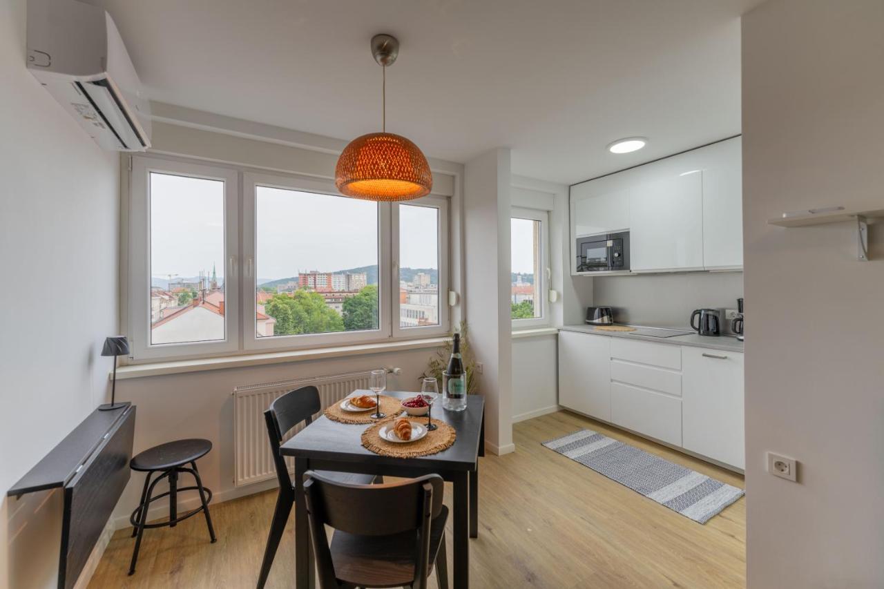Elegant Tour As Studio Gilly With Open Views And A Balcony In The Center Ljubljana Exterior photo