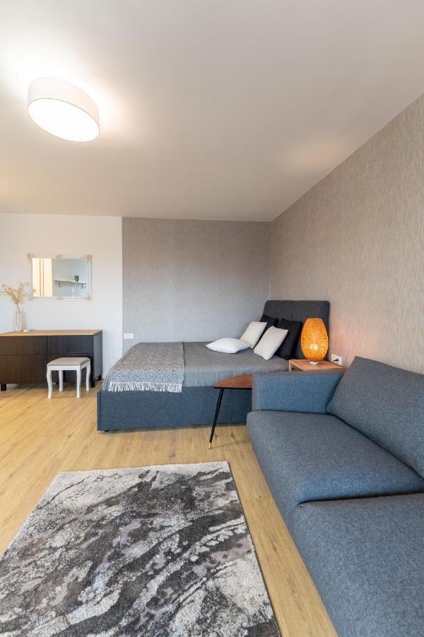 Elegant Tour As Studio Gilly With Open Views And A Balcony In The Center Ljubljana Exterior photo